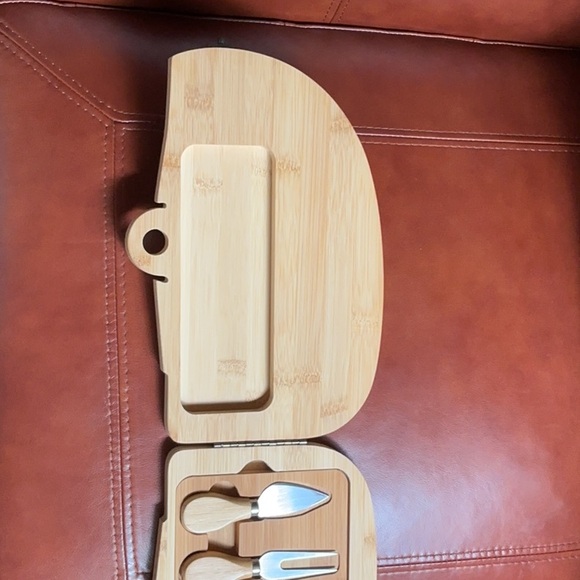 Bamboo Wooden Camper Cutting Charcuterie Board with knife set - Picture 2 of 7
